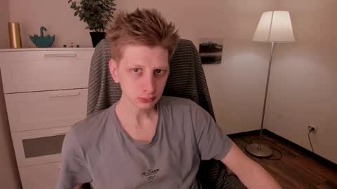 Snapshot of slim_andy chatting on February 9, 7:27 am Andy online show from February 9, 7:27 am