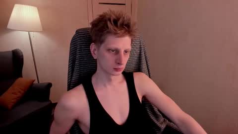 Snapshot of slim_andy chatting on February 27, 10:26 am Andy online show from February 27, 10:26 am