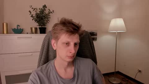 Snapshot of slim_andy chatting on March 7, 1:40 pm Andy online show from March 7, 1:40 pm