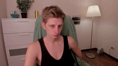 Snapshot of slim_andy chatting on October 11, 10:14 am Andy online show from October 11, 10:14 am