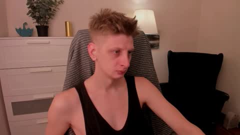 Snapshot of slim_andy chatting on November 21, 8:40 pm Andy online show from November 21, 8:40 pm