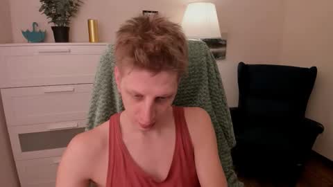 Snapshot of slim_andy chatting on November 29, 8:34 pm Andy online show from November 29, 8:34 pm