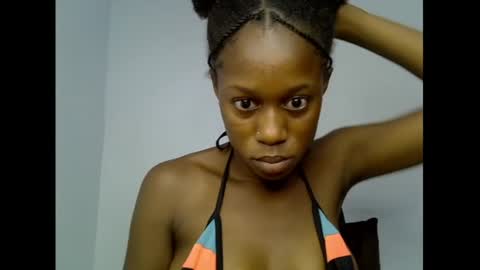 Snapshot of slim_candy12 chatting on June 22, 7:38 am Lily online show from June 22, 7:38 am