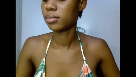 Snapshot of slim_candy12 chatting on July 13, 8:28 am Lily online show from July 13, 8:28 am