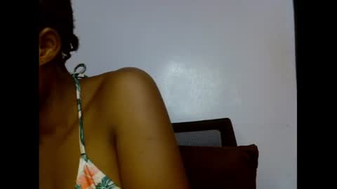 Snapshot of slim_candy12 chatting on July 14, 10:21 am Lily online show from July 14, 10:21 am