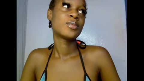 Snapshot of slim_candy12 chatting on July 16, 7:58 am Lily online show from July 16, 7:58 am