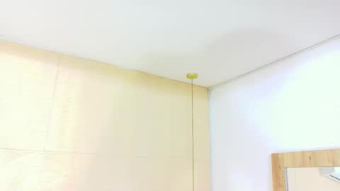 Snapshot of slim_chocobar18 chatting on November 10, 1:43 pm slim_chocobar18 online show from November 10, 1:43 pm