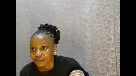 Snapshot of slim_girl01 chatting on June 4, 4:24 pm slim_girl01 online show from June 4, 4:24 pm