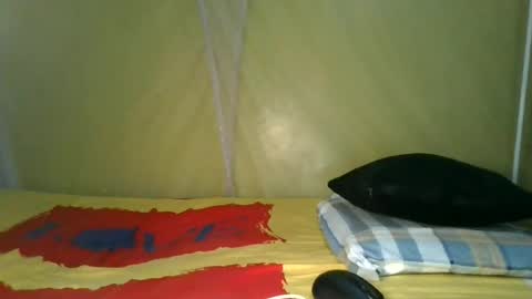 Snapshot of slim_girl01 chatting on June 14, 5:37 pm slim_girl01 online show from June 14, 5:37 pm