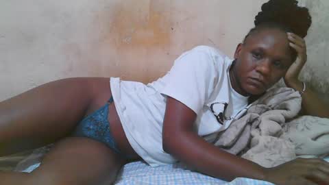 Snapshot of slim_girl3 chatting on June 24, 7:35 pm slim_girl3 online show from June 24, 7:35 pm