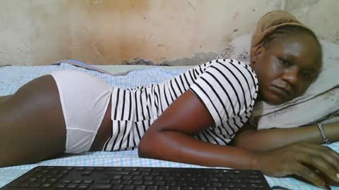 Snapshot of slim_girl3 chatting on July 9, 7:45 am slim_girl3 online show from July 9, 7:45 am