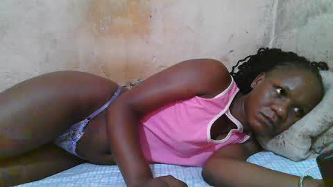 Snapshot of slim_girl3 chatting on July 10, 10:18 am slim_girl3 online show from July 10, 10:18 am
