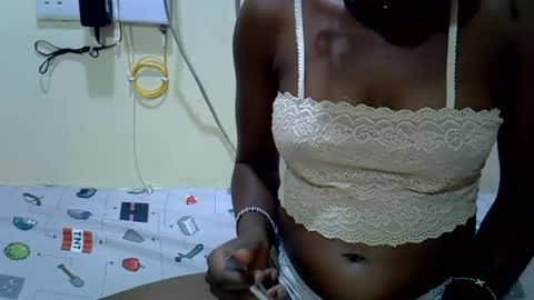 Snapshot of slim_kiteey chatting on July 15, 7:57 am slim_kiteey online show from July 15, 7:57 am