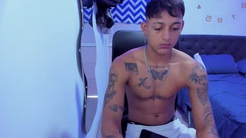 Snapshot of slim_master12 chatting on December 30, 5:44 pm slim_master12 online show from December 30, 5:44 pm