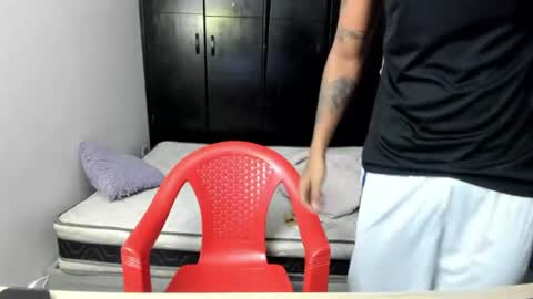 Snapshot of slim_master12 chatting on July 25, 12:09 am slim_master12 online show from July 25, 12:09 am