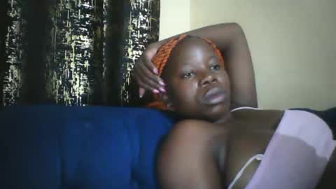 Snapshot of slim_petite_ebony chatting on May 23, 11:31 pm slim_petite_ebony online show from May 23, 11:31 pm