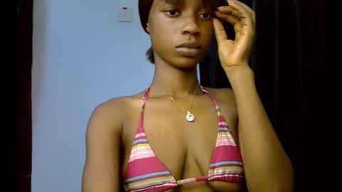 Snapshot of slim_petitqueen chatting on November 10, 8:35 am Alice online show from November 10, 8:35 am