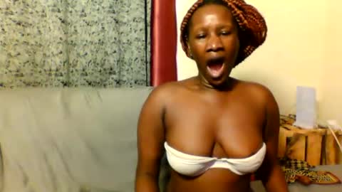 Snapshot of slimandthick1 chatting on November 19, 5:07 am slimandthick1 online show from November 19, 5:07 am