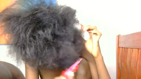 Snapshot of slimdoll2 chatting on July 7, 11:47 am slimdoll2 online show from July 7, 11:47 am