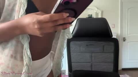 Snapshot of slimebonygurl chatting on April 13, 2:22 pm slimebonygurl online show from April 13, 2:22 pm