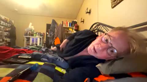 Snapshot of slimjim061560 chatting on May 12, 8:00 am slimjim061560 online show from May 12, 8:00 am