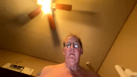 Snapshot of slimjim061560 chatting on May 15, 11:12 pm slimjim061560 online show from May 15, 11:12 pm