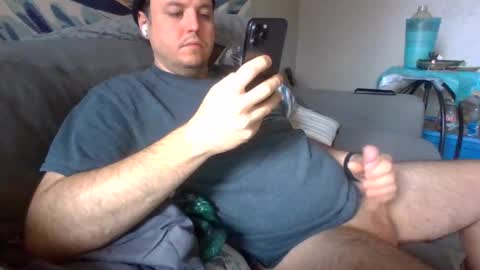 Snapshot of slimjim2090 chatting on February 10, 5:19 pm slimjim2090 online show from February 10, 5:19 pm