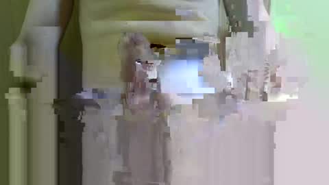 Snapshot of slimnthick69 chatting on May 20, 9:10 pm slimnthick69 online show from May 20, 9:10 pm