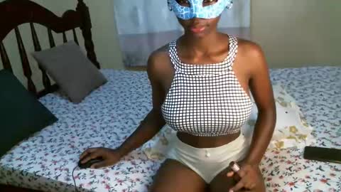 Snapshot of slimqueenbae chatting on September 14, 6:23 am slimqueenbae online show from September 14, 6:23 am