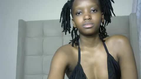 Snapshot of slimthicky_12 chatting on May 31, 10:22 pm slim online show from May 31, 10:22 pm