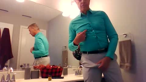 Snapshot of slimtrimdad chatting on March 1, 8:33 pm slimtrimdad online show from March 1, 8:33 pm