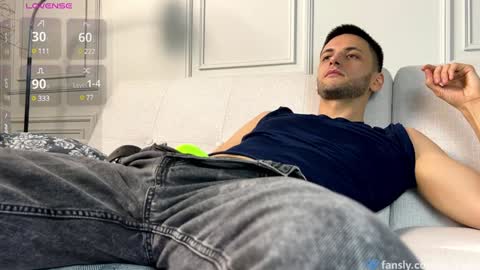 Snapshot of slimvers chatting on January 8, 9:53 am Art online show from January 8, 9:53 am