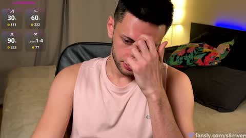 Snapshot of slimvers chatting on February 5, 8:25 pm Art online show from February 5, 8:25 pm