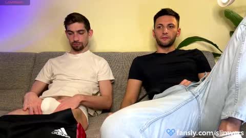 Snapshot of slimvers chatting on March 7, 6:54 pm Art online show from March 7, 6:54 pm