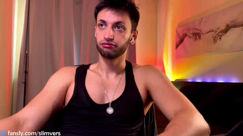 Snapshot of slimvers chatting on November 9, 7:06 am Art online show from November 9, 7:06 am