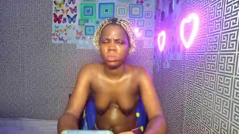 Snapshot of slimzyxdoll chatting on May 20, 8:04 pm slimzyxdoll online show from May 20, 8:04 pm
