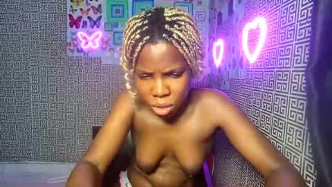 Snapshot of slimzyxdoll chatting on June 10, 7:57 pm slimzyxdoll online show from June 10, 7:57 pm