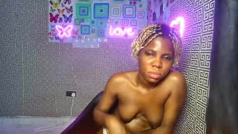 Snapshot of slimzyxdoll chatting on June 11, 12:32 am slimzyxdoll online show from June 11, 12:32 am