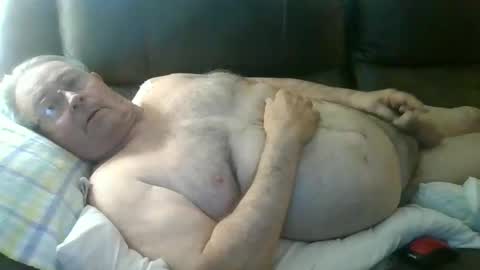 Snapshot of slippery_duck chatting on May 10, 10:53 am slippery_duck online show from May 10, 10:53 am