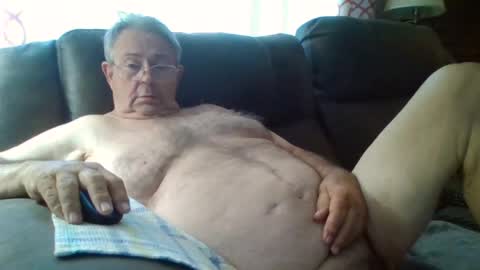 Snapshot of slippery_duck chatting on July 29, 2:26 pm slippery_duck online show from July 29, 2:26 pm