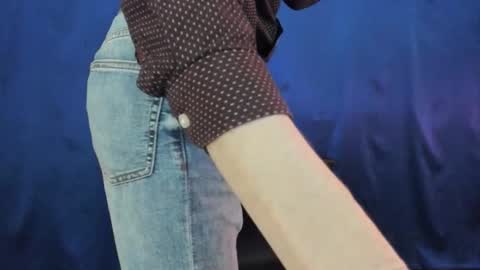 slippery thighs online show from December 17, 4:02 pm