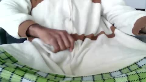 Snapshot of slipperyballs900 chatting on February 1, 5:33 pm slipperyballs900 online show from February 1, 5:33 pm