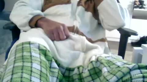 Snapshot of slipperyballs900 chatting on February 15, 4:20 am slipperyballs900 online show from February 15, 4:20 am