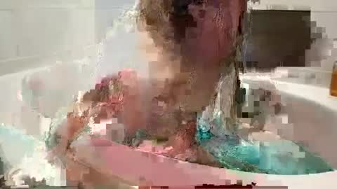 Snapshot of slipperysav chatting on October 20, 1:28 am slipperysav online show from October 20, 1:28 am