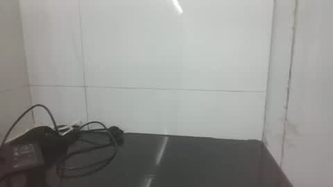 Snapshot of slothslav chatting on January 11, 12:50 pm slothslav online show from January 11, 12:50 pm