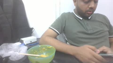 Snapshot of slothslav chatting on March 1, 8:02 am slothslav online show from March 1, 8:02 am