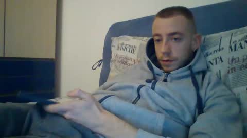 Snapshot of slowlo98 chatting on December 19, 12:23 pm Steven online show from December 19, 12:23 pm