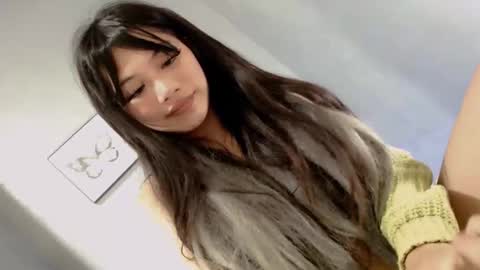 Snapshot of slut4attention chatting on June 5, 7:47 am slut4attention online show from June 5, 7:47 am