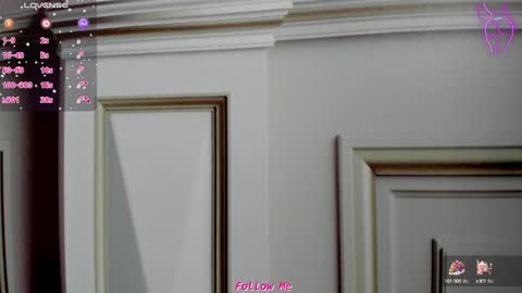 Snapshot of slut_milf4u chatting on January 14, 7:00 pm Paola online show from January 14, 7:00 pm