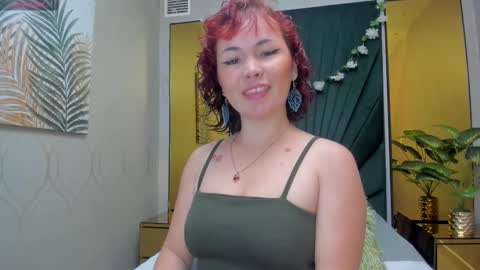 Snapshot of slut_milf4u chatting on February 11, 11:21 am Paola online show from February 11, 11:21 am